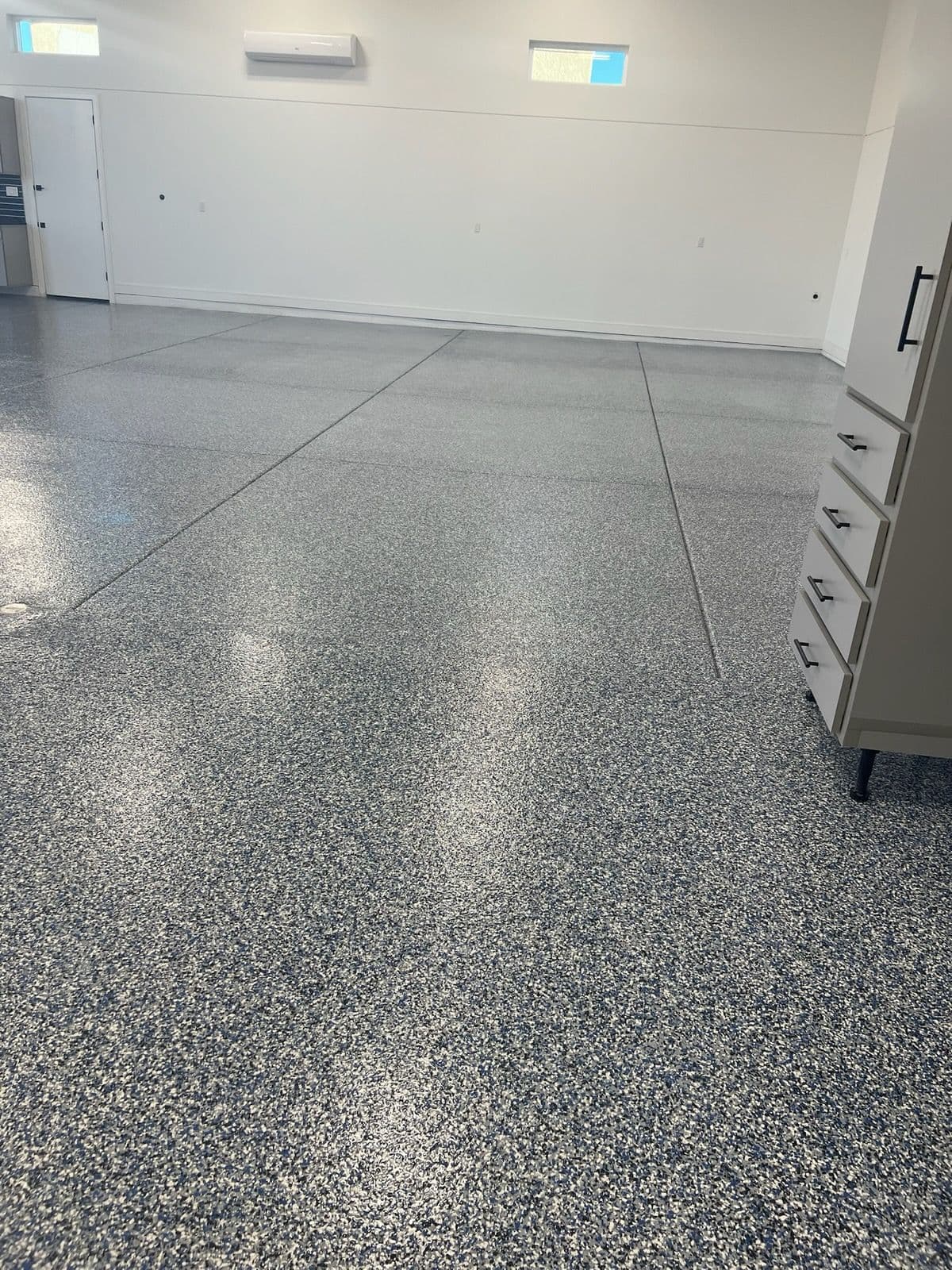 Transform Your Garage with Epoxy Brindle Flakes image